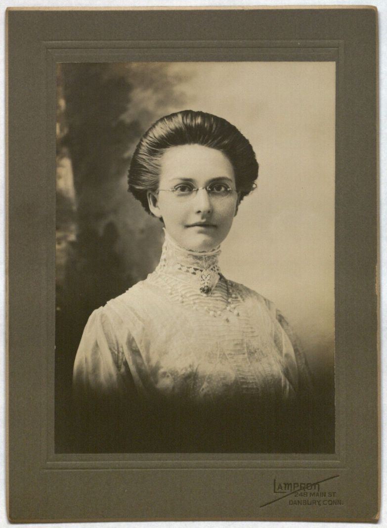 Photograph of Mae Josephine Gillette of Winsted, CT