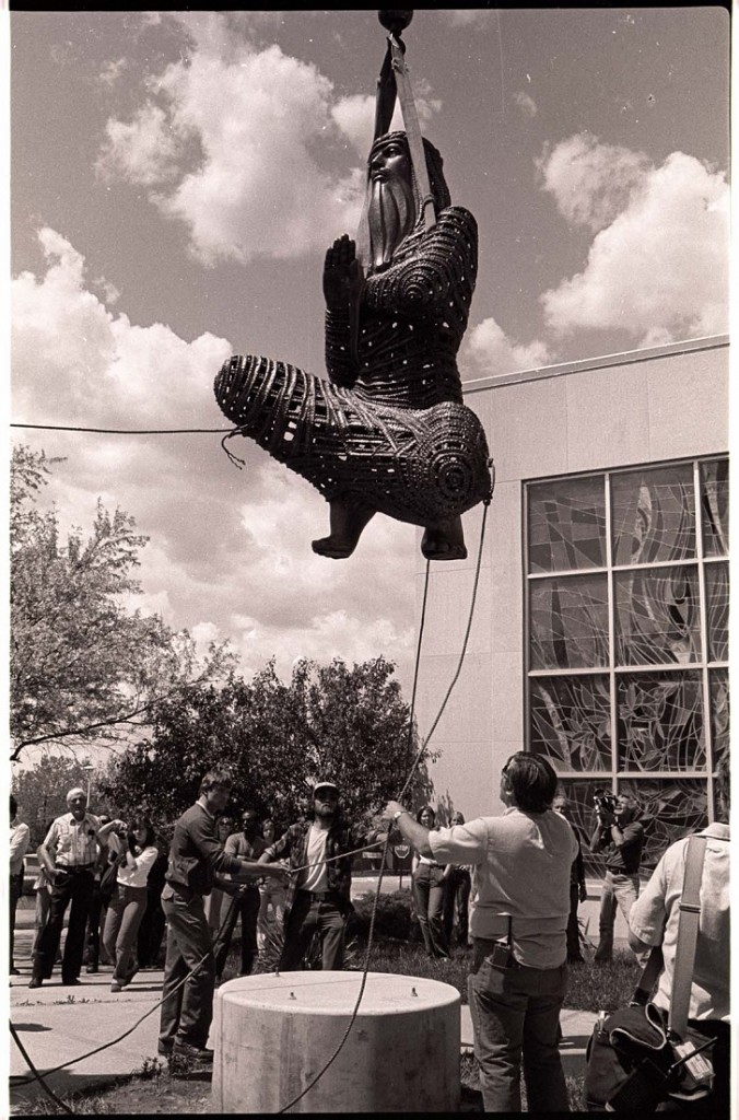 Photograph of the installation of "Moses" sculpture, 1982