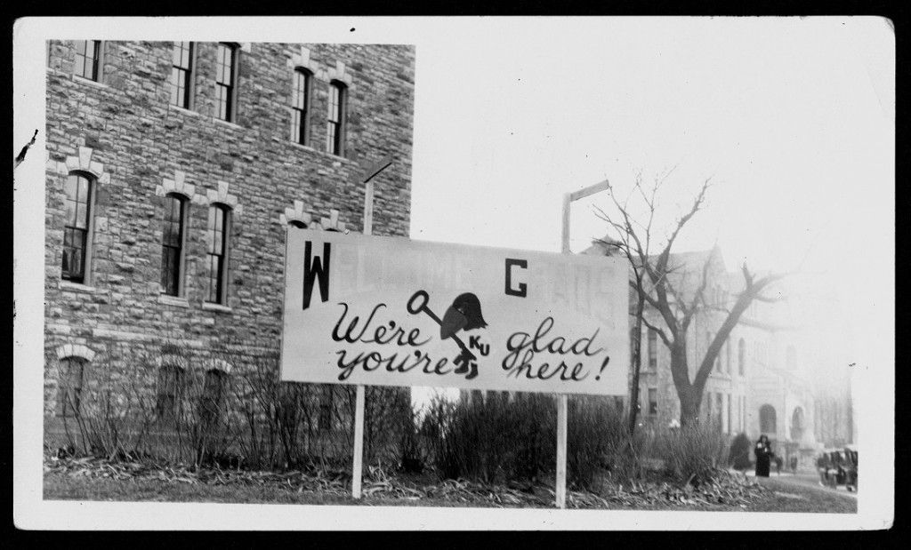 Photograph of a Homecoming welcome sign, 1925