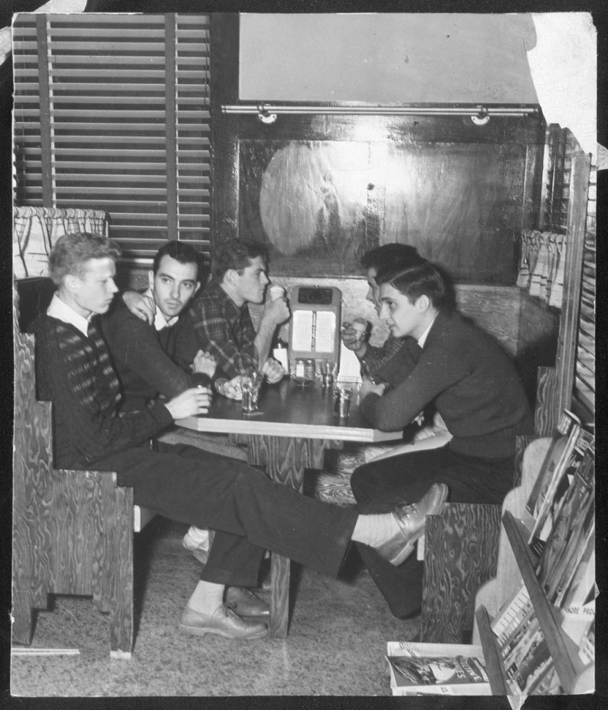 Photograph of KU students at the Memorial Union, 1939-1940