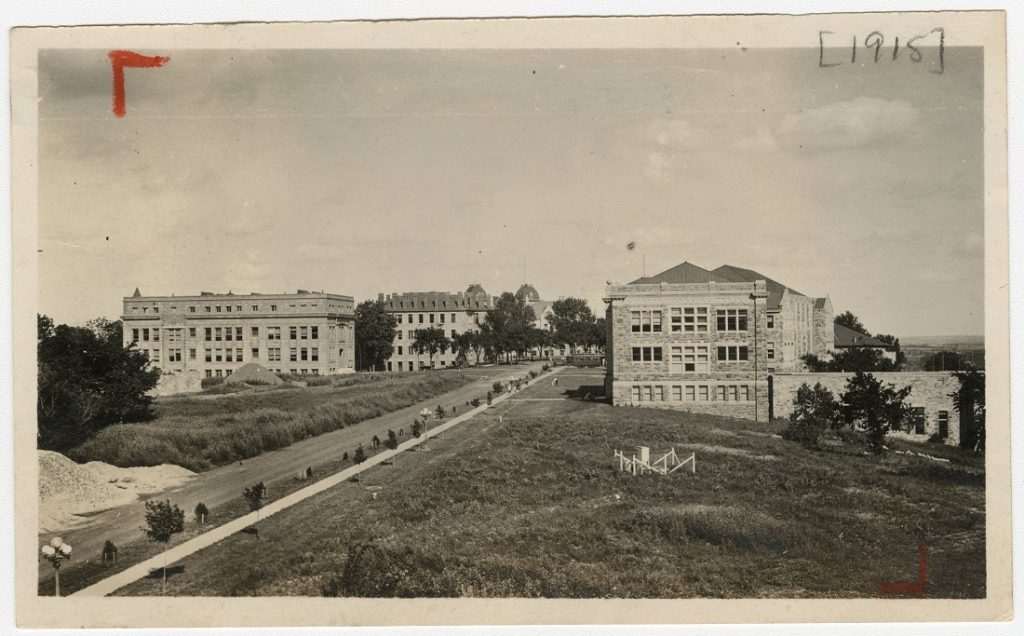 Photograph of Jayhawk Boulevard looking east, 1915