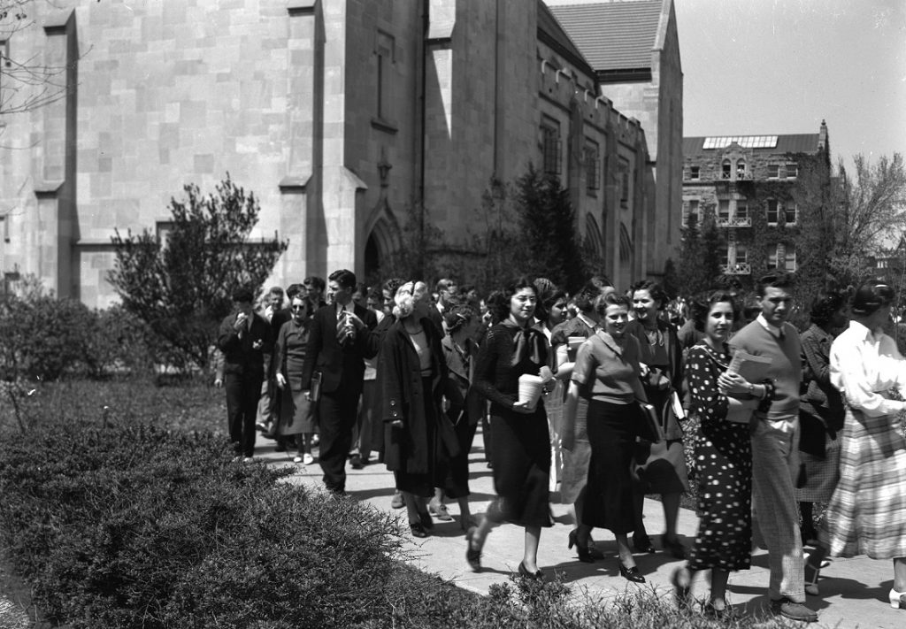 Photograph of KU students leaving class, 1937-1938