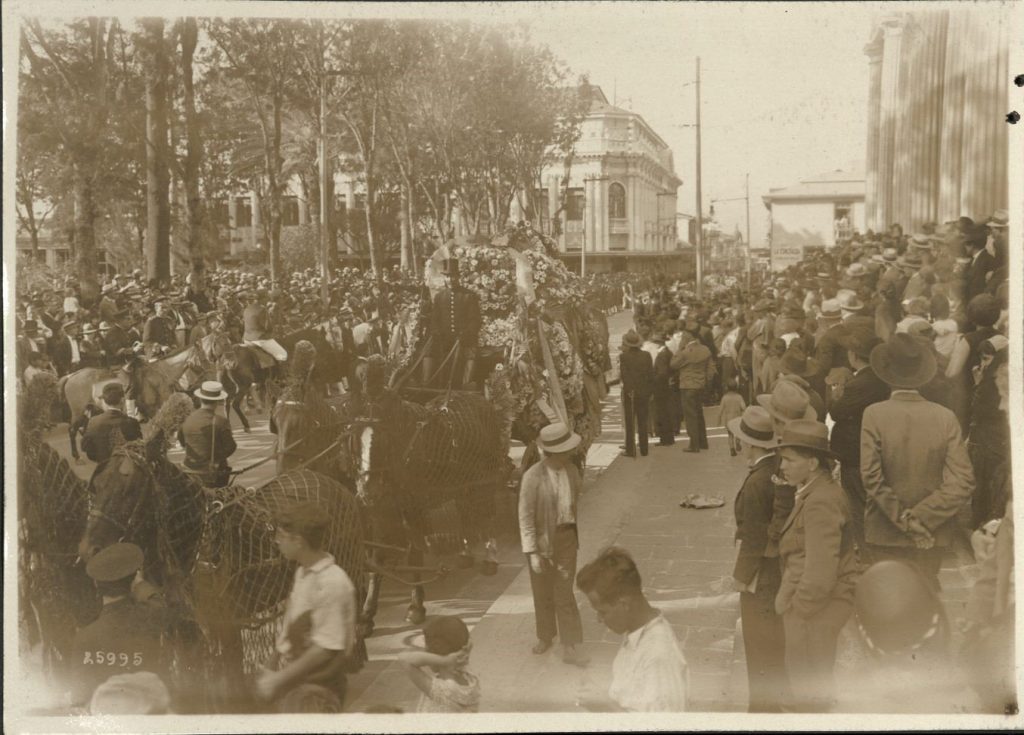 Image from photograph album depicting the funeral of Costa Rican president Bernardo Soto Alfaro. Call number MS K35, Kenneth Spencer Research Library, University of Kansas Libraries