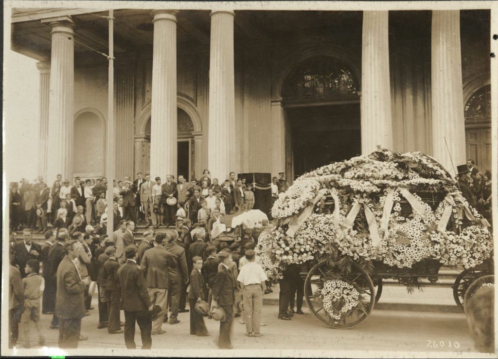 Image from photograph album depicting the funeral of Costa Rican president Bernardo Soto Alfaro. Call number MS K35, Kenneth Spencer Research Library, University of Kansas Libraries