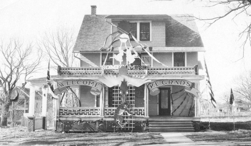 Photograph of the Cosmopolitan Club house decorated for Homecoming, 1925