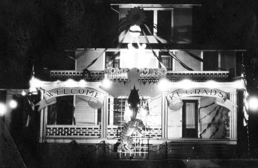 Photograph of the Cosmopolitan Club house decorated for Homecoming, 1925