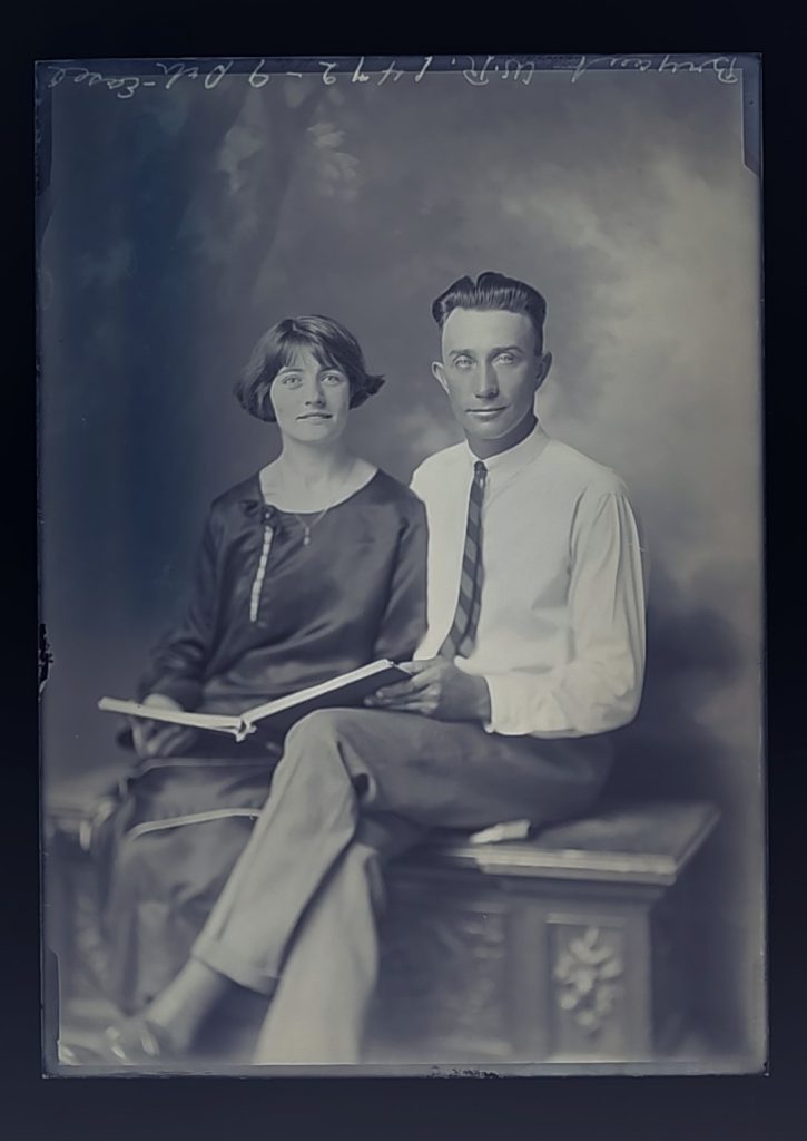 Photographic image of a man and woman, Hannah Scott Studio Collection, Kansas Collection, University of Kansas Libraries