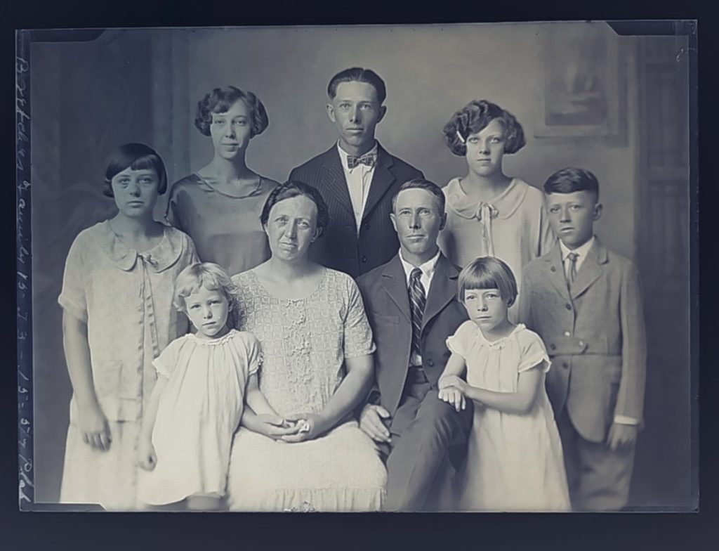 Photographic image of a family, Hannah Scott Studio Collection, Kansas Collection, University of Kansas Libraries