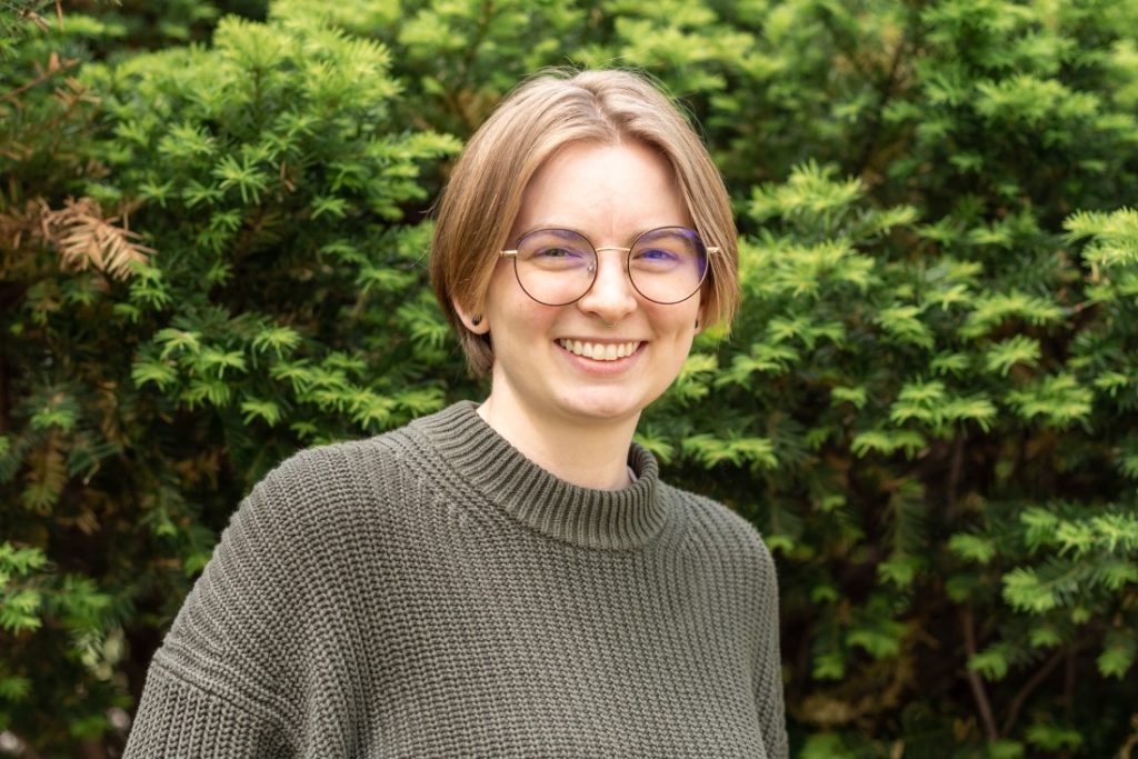 Headshot photograph of a young woman.